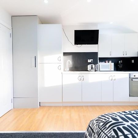 Stylish Studio In Moseley Village Бирмингем Экстерьер фото