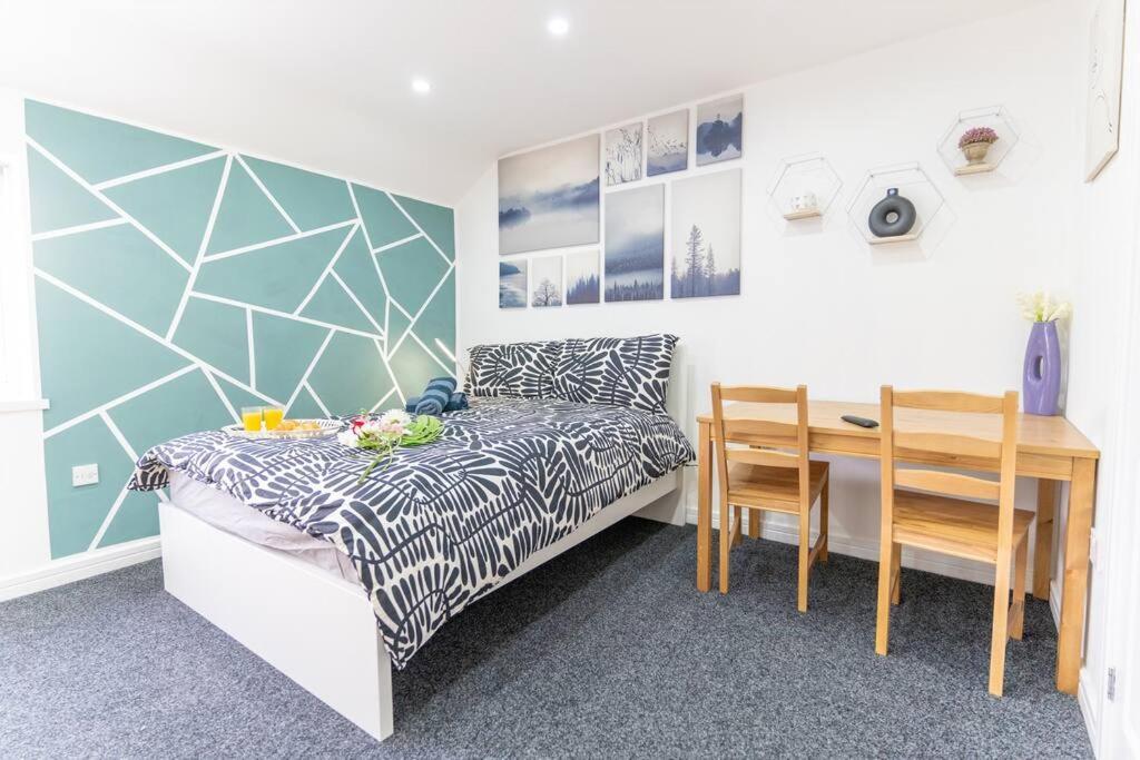 Stylish Studio In Moseley Village Бирмингем Экстерьер фото