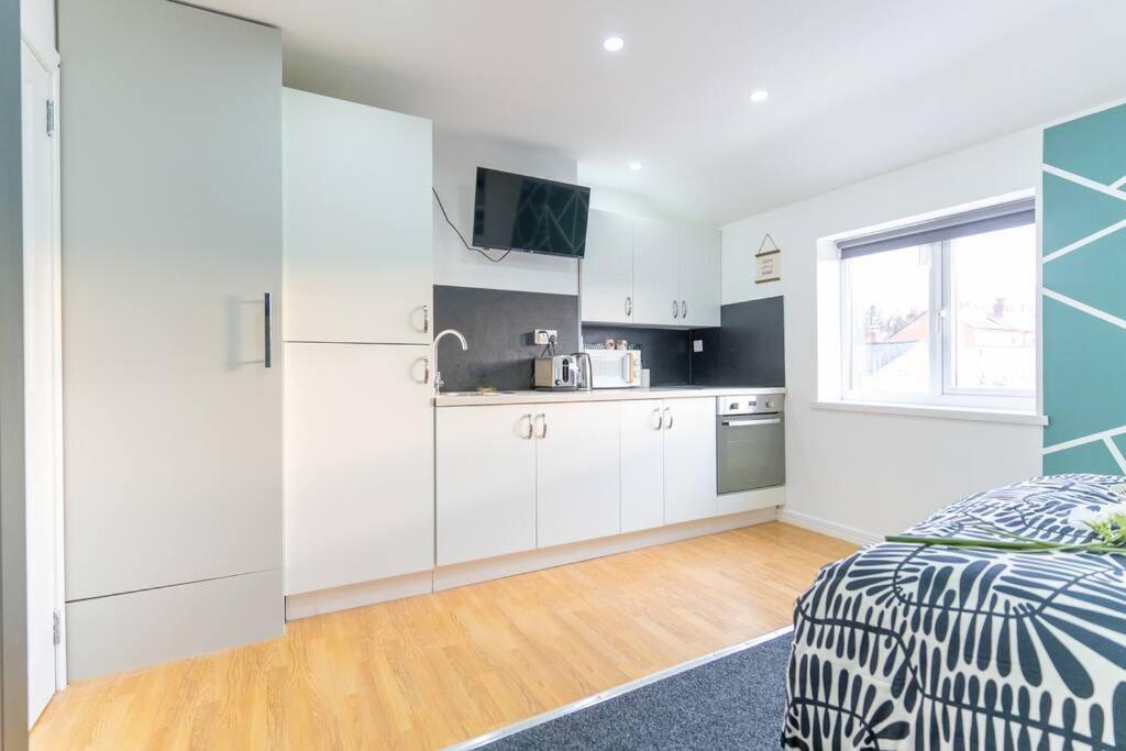 Stylish Studio In Moseley Village Бирмингем Экстерьер фото